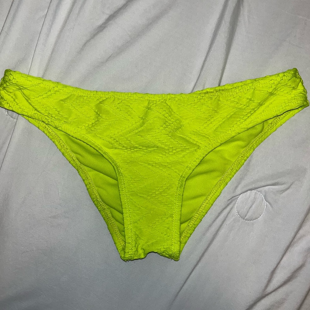 Bikini bottom size medium